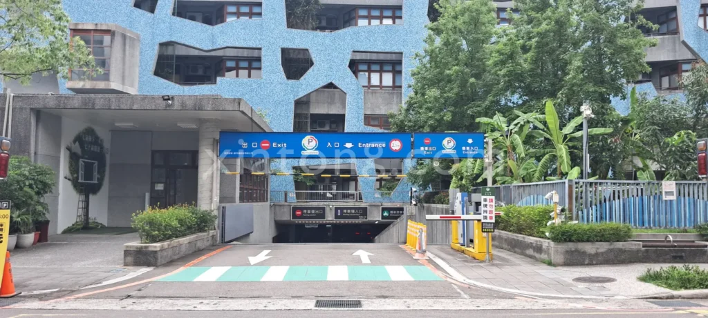 空軍三重一村停車場