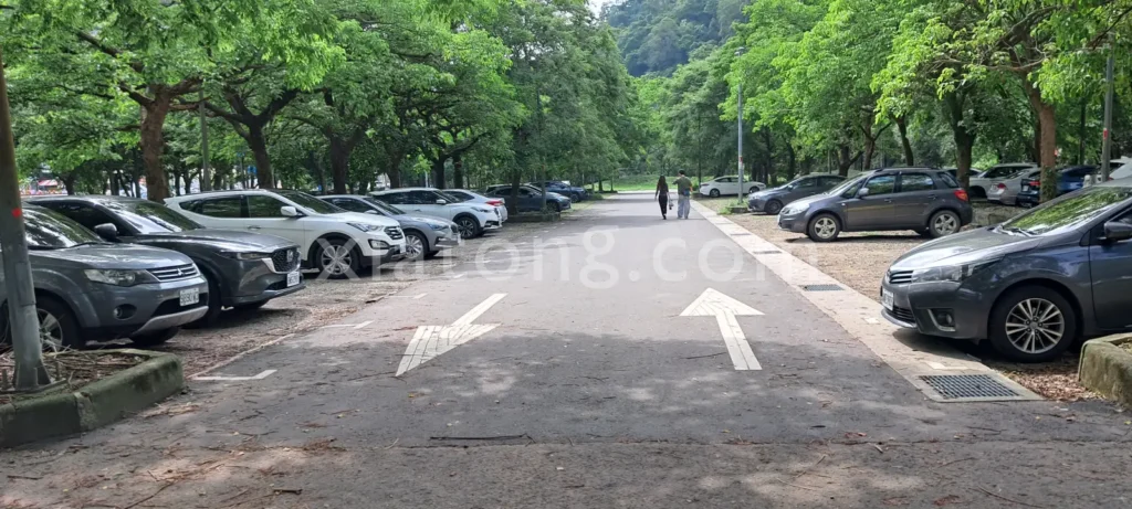 內灣老街停車場