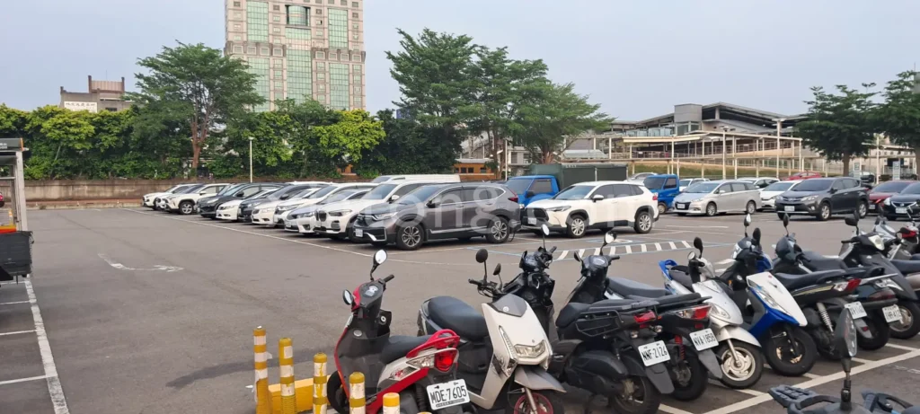 英才夜市停車場