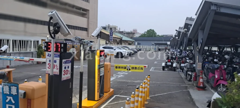 英才夜市停車場