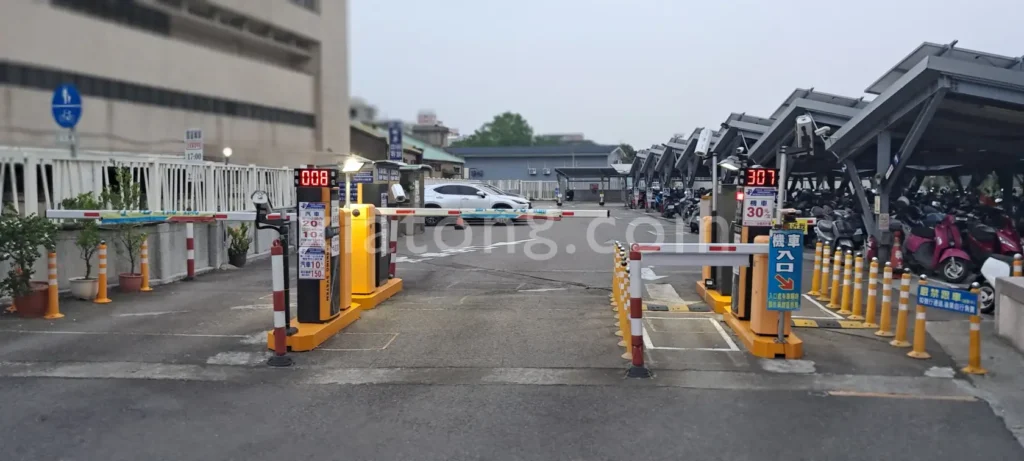 英才夜市停車場
