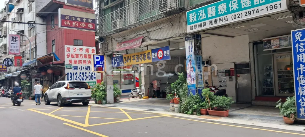 空軍三重一村停車場