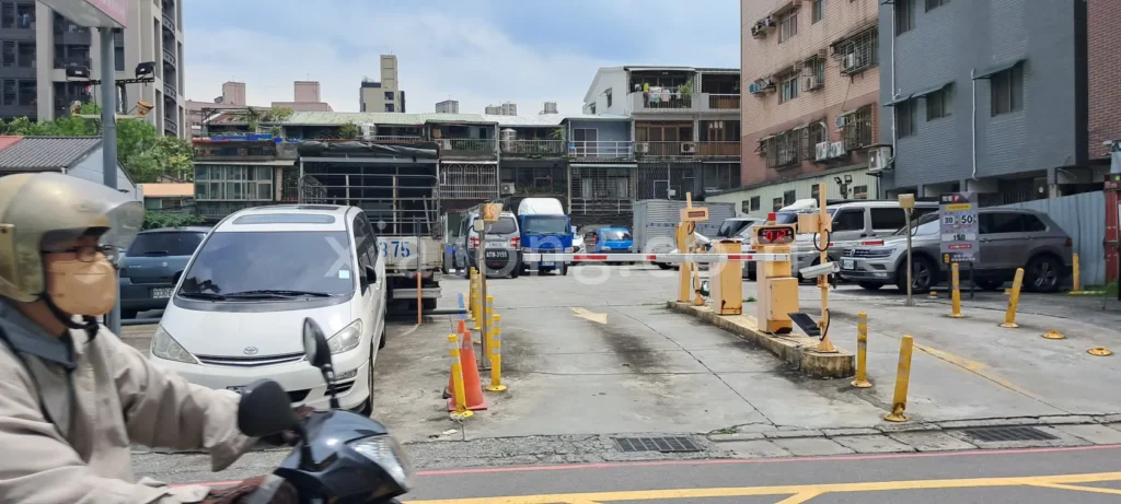 空軍三重一村停車場