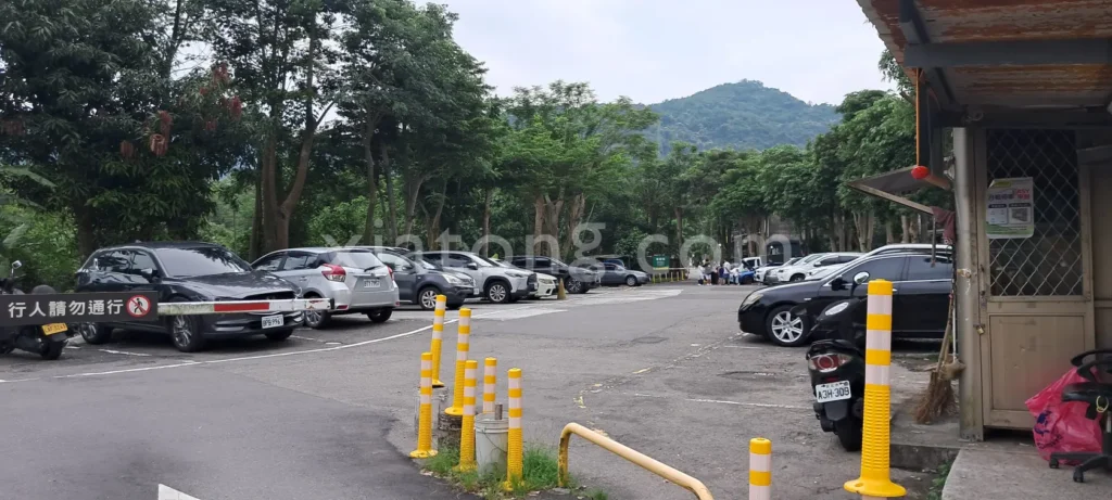 深坑老街停車場