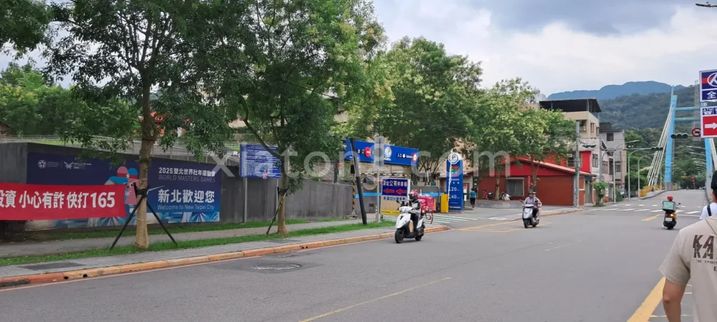 深坑老街停車場