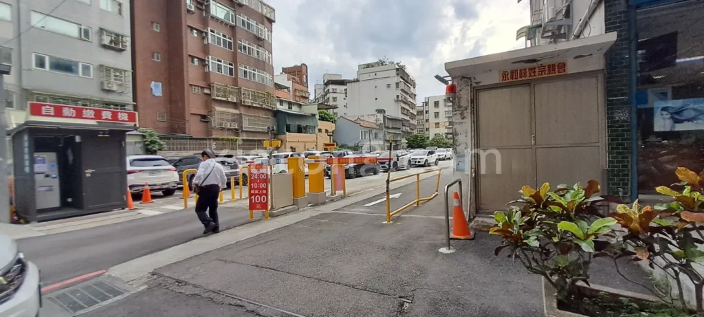 樂華夜市停車場裡的停車場-永權保福場