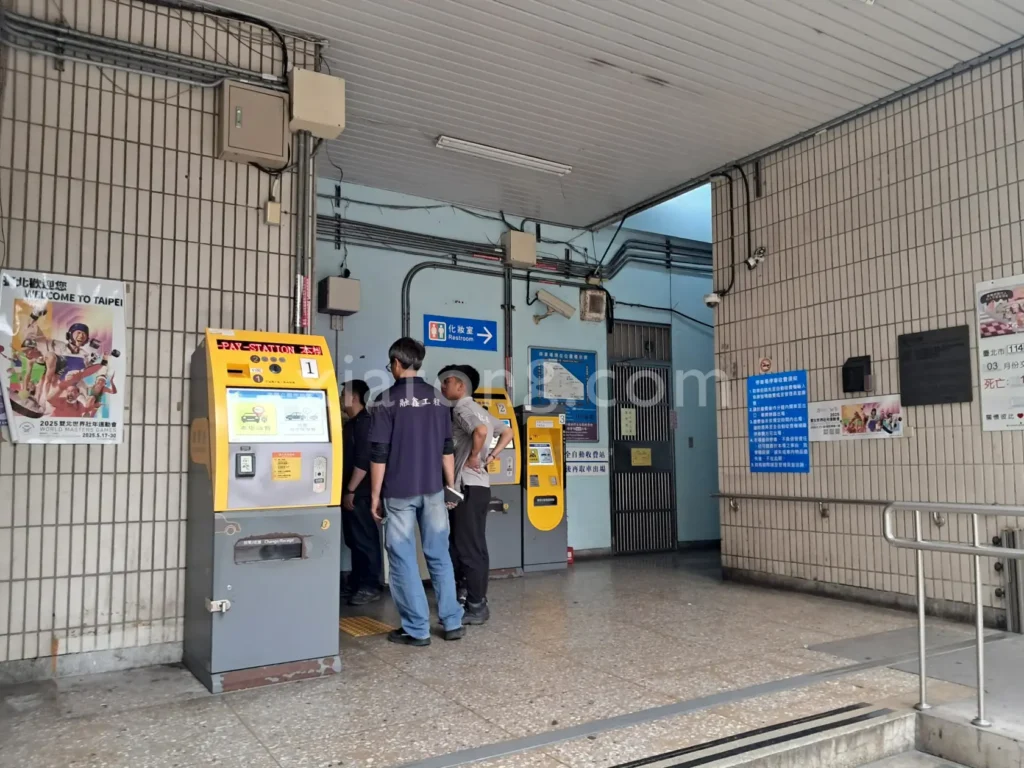 西門町停車場裡的洛陽停車場