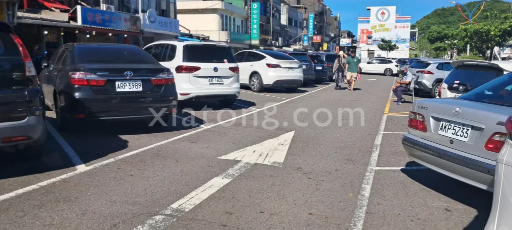 南方澳停車場裡的南方澳漁港南天宮前停車場