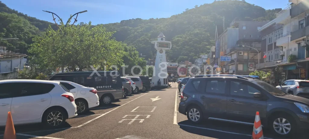 南方澳停車場裡的南方澳漁港南天宮前停車場
